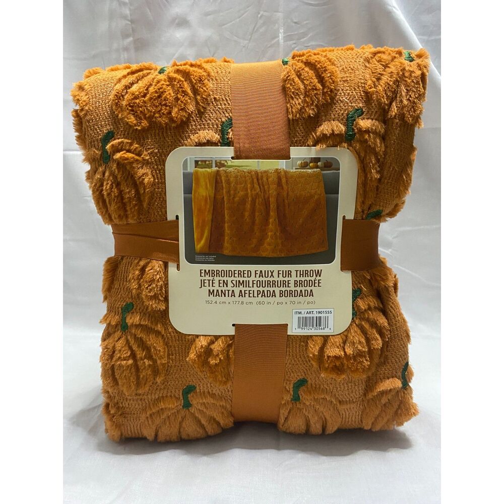 NWT Costco Halloween Faux Fur Throw Blanket Pumpkin